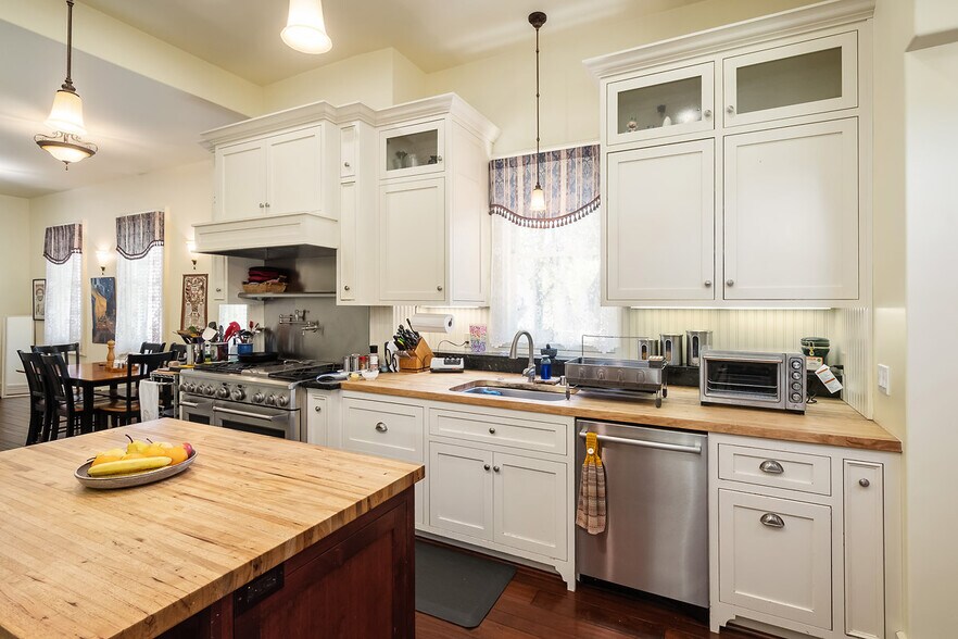 More Photos Of 333 G St, San Rafael Apartments For Sale