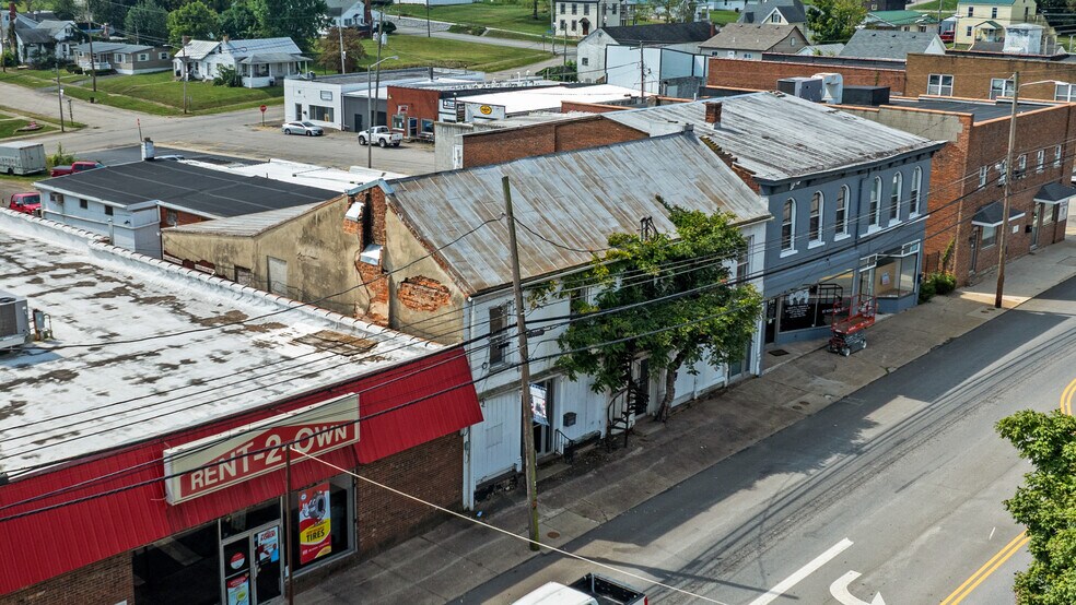 More Photos Of 111 W Main St, West Union Flex For Sale