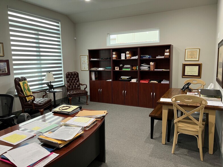 More Photos Of 4606 67th St, Lubbock Office For Sale