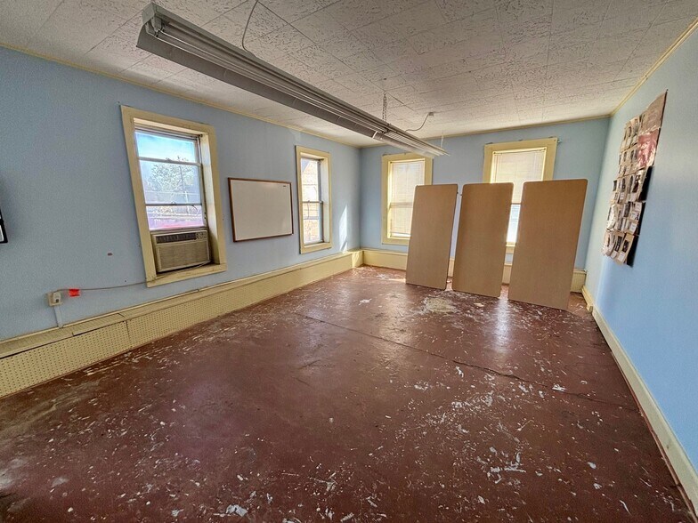 More Photos Of 740 S 52nd St, Philadelphia Religious Facility For Sale