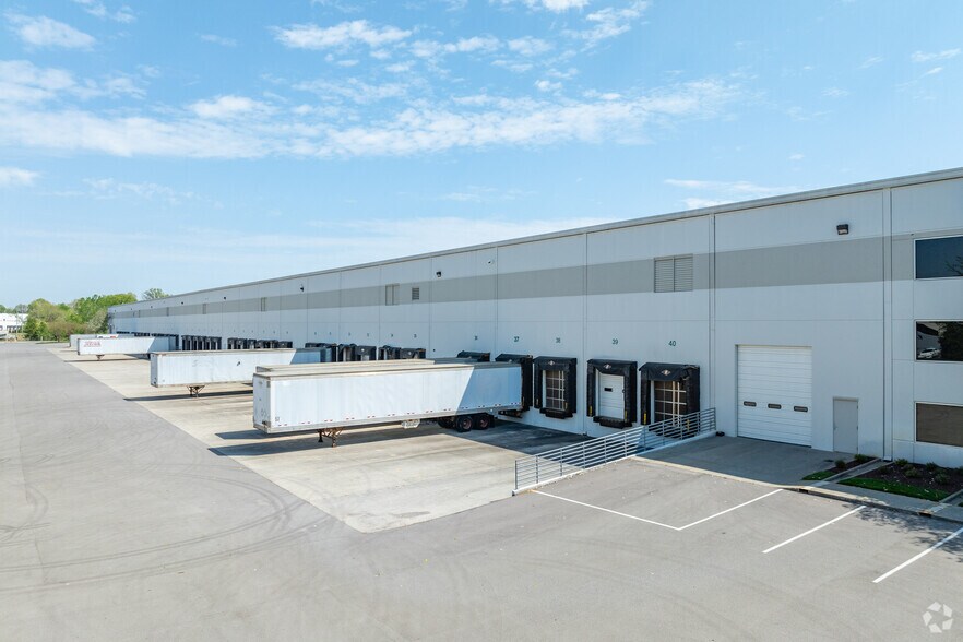 More Photos Of 2000-2098 Midway Ln, Smyrna Distribution For Lease