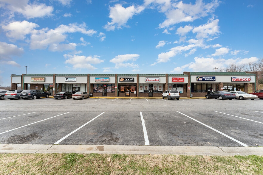 More Photos Of 108-124 W Meadowview Rd, Greensboro General Retail For Lease