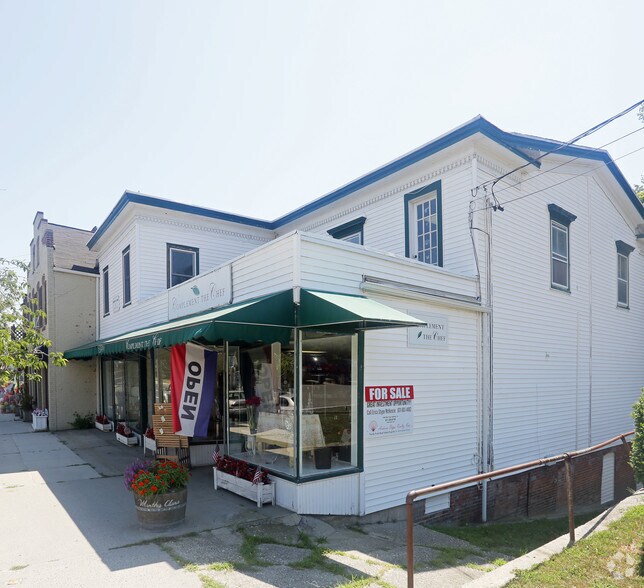 More Photos Of 53740 Main Rd, Southold Storefront Retail Office For Lease