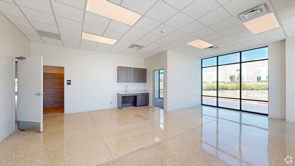 More Photos Of 19150 Marketplace Ave, Kyle Manufacturing For Lease