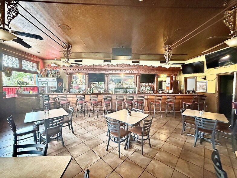 More Photos Of 62 Broadway, Bangor Hotel For Sale