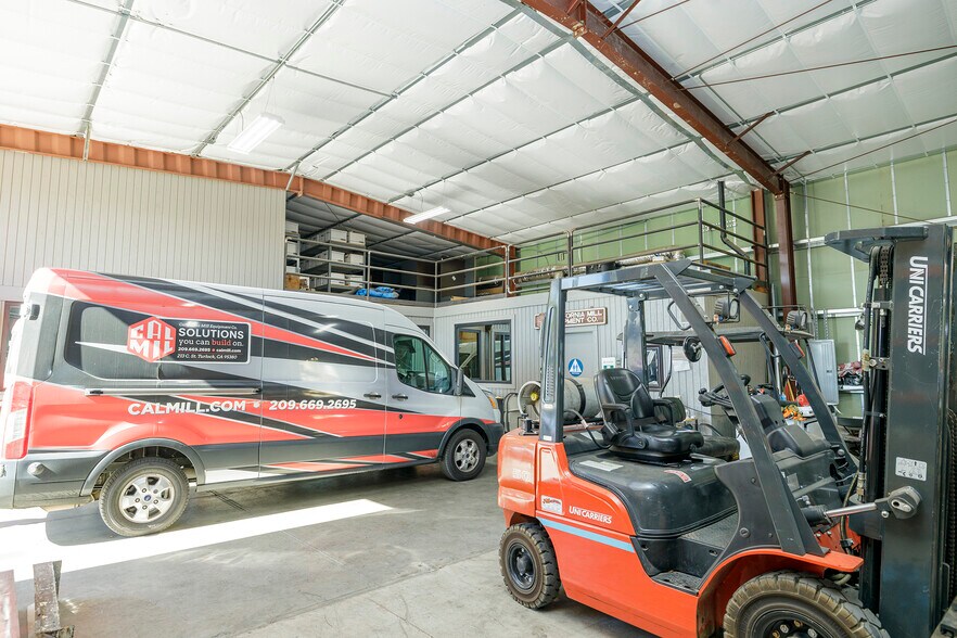 More Photos Of 213 C St, Turlock Industrial For Sale