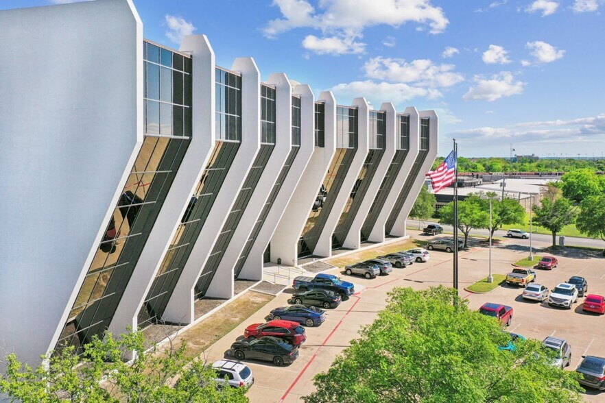 More Photos Of 1800 Teague Dr, Sherman Office For Sale