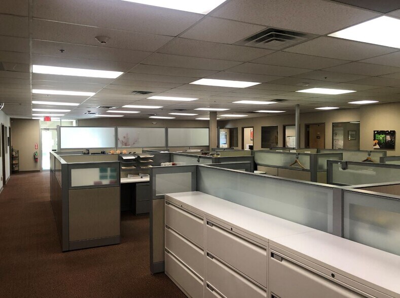 More Photos Of 150-170 Crossways Park Dr N, Woodbury Flex For Lease
