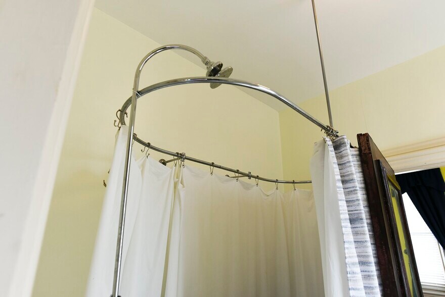 More Photos Of 827 Philadelphia Ave, Chambersburg Specialty For Sale