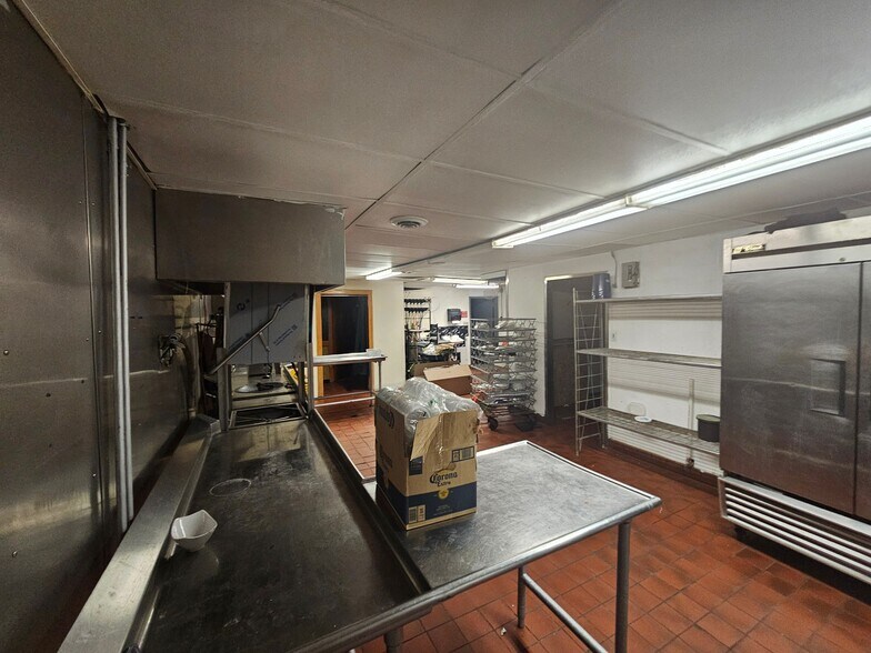 More Photos Of 6190 Broadway, Merrillville Restaurant For Sale