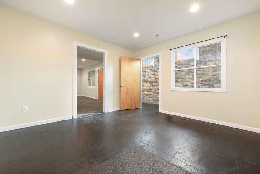 More Photos Of 5515 Penn Ave, Pittsburgh Storefront Retail Office For Lease