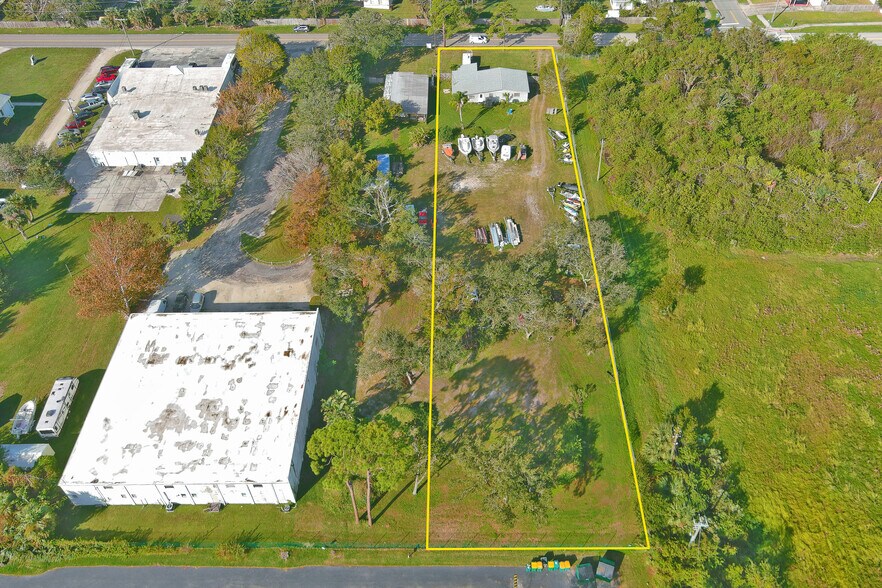 More Photos Of 420 S Plumosa St, Merritt Island General Retail For Sale