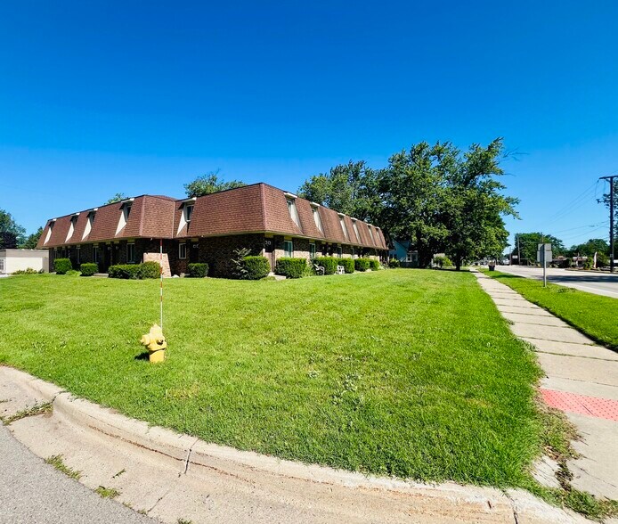Primary Photo Of 956 Lincoln Ave, Holland Apartments For Sale