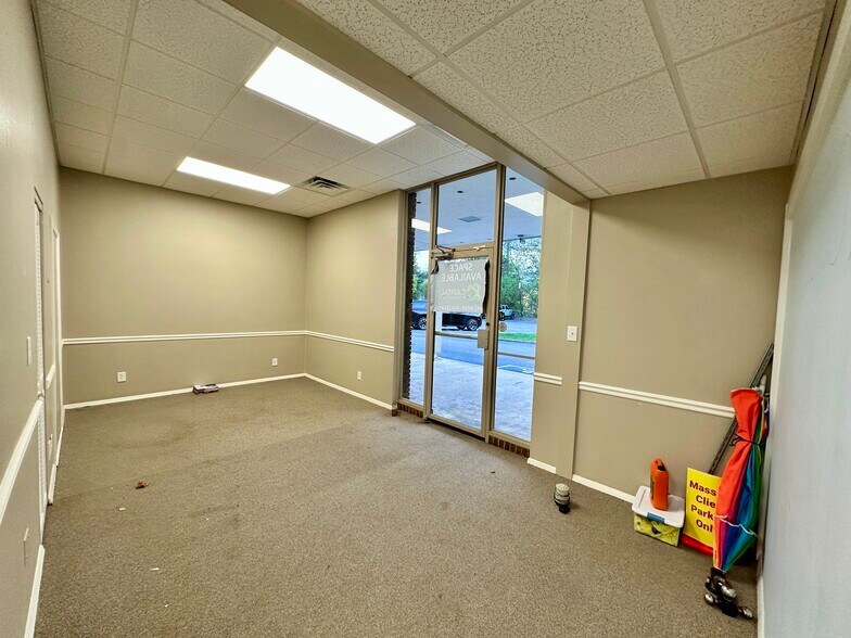 More Photos Of 175 W Illinois Ave, Southern Pines Storefront Retail Office For Lease