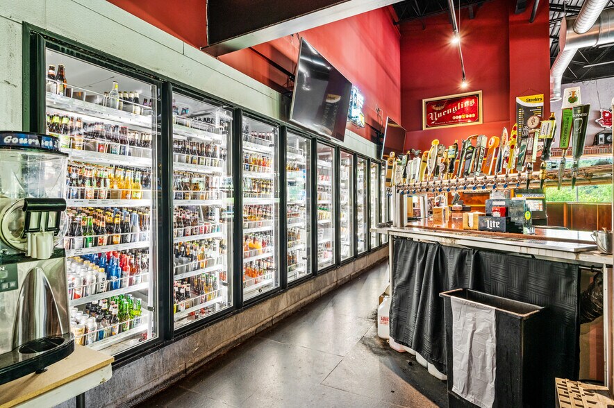 More Photos Of 5400 William Penn Hwy, Export Restaurant For Sale