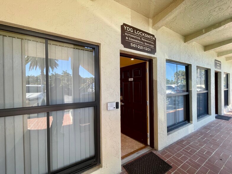 More Photos Of 312 S Old Dixie Hwy, Jupiter Office For Lease