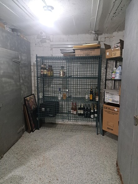 More Photos Of 5900 Miller Ave, Gary Restaurant For Sale