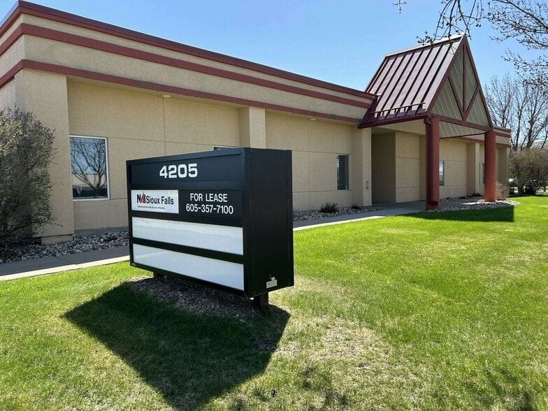 Primary Photo Of 4205 W 53rd St, Sioux Falls Office For Sale
