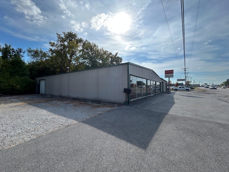 More Photos Of 217 In-930, New Haven Freestanding For Sale