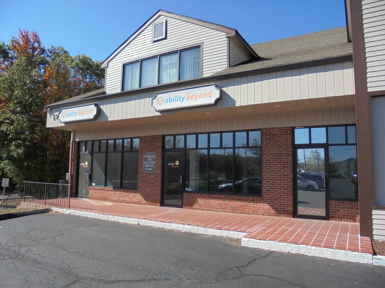17 Farmington Ave, Plainville, CT 06062 For Lease