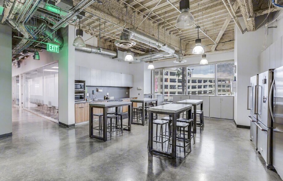 More Photos Of 6060 Center Dr, Los Angeles Office For Lease