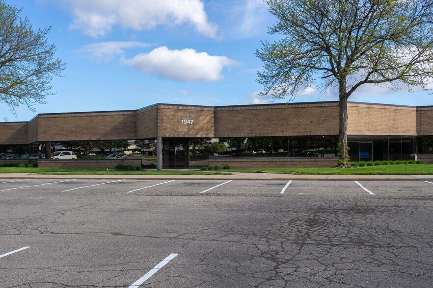 Primary Photo Of 1919-1975 Technology Dr, Troy Unknown For Lease