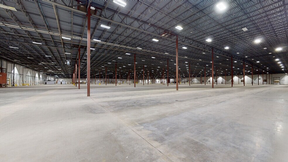More Photos Of 4800 Corporation Dr, Fayetteville Distribution For Lease