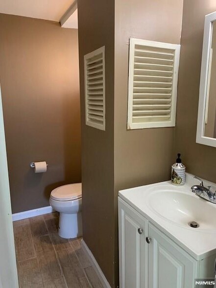 More Photos Of 640-642 Franklin Ave, Nutley Office For Sale