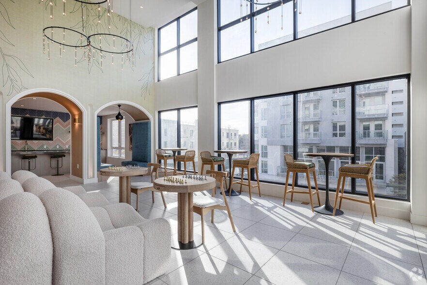 More Photos Of 1340 S Hill St, Los Angeles Apartments For Lease