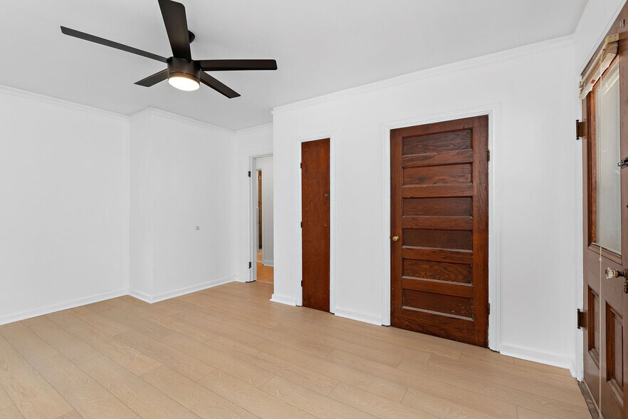 More Photos Of 306 Main St, Parkville Apartments For Sale