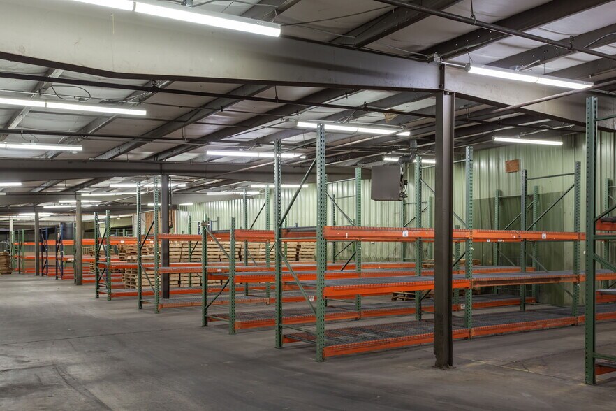 More Photos Of 520 E Main St, Candor Warehouse For Lease