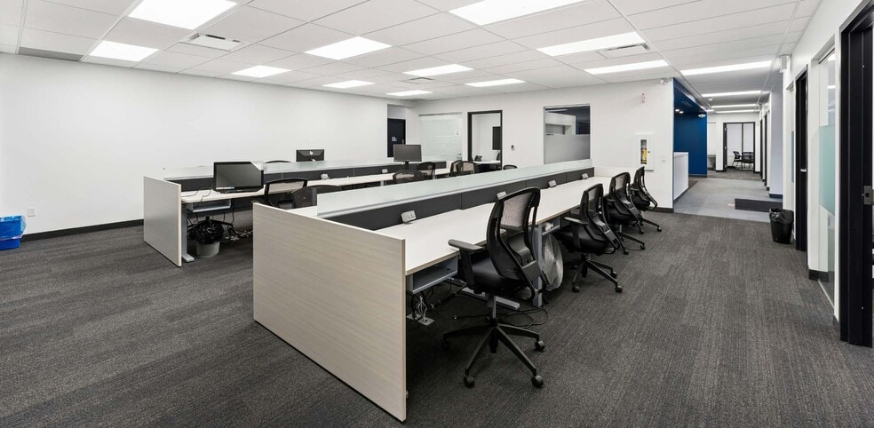 More Photos Of 7305 Rapistan Ct, Mississauga Warehouse For Sale