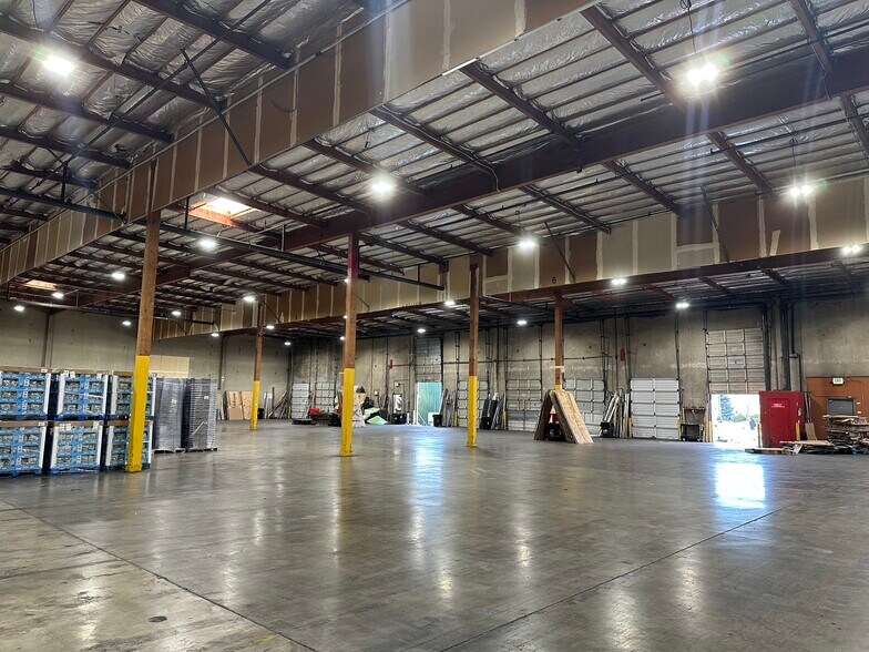 More Photos Of 18770 80th Pl S, Kent Warehouse For Lease