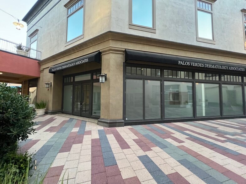 More Photos Of 520 Deep Valley Dr, Rolling Hills Estates Hospital For Lease