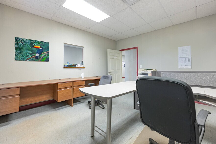 More Photos Of 7340 Bridgewater Rd, Dayton Warehouse For Lease