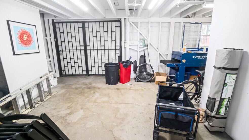 More Photos Of 1736-1738 E 7th St, Long Beach Storefront For Sale