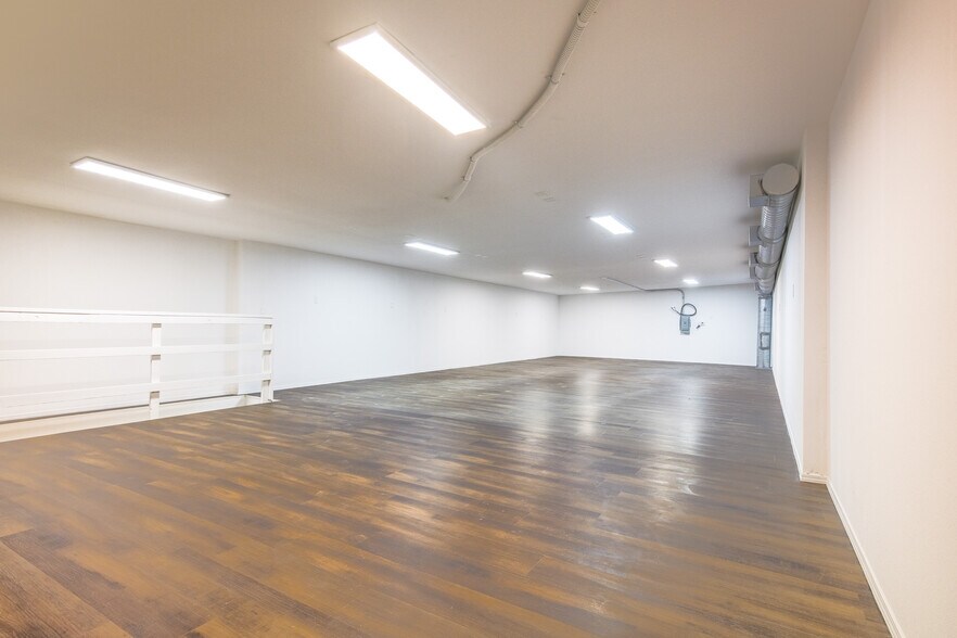 More Photos Of 2300 S Broadway, Los Angeles Manufacturing For Sale