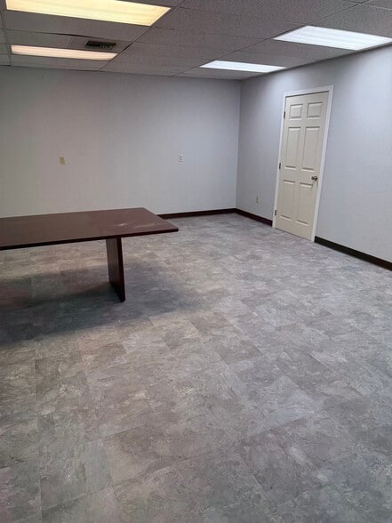 More Photos Of 8555 Yermoland Dr, El Paso Manufacturing For Sale