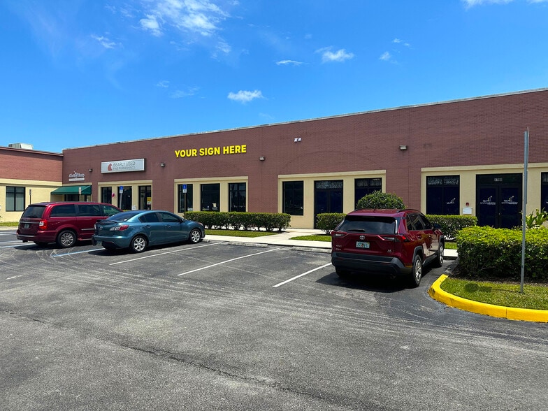 Primary Photo Of 3202-3206 SE Federal Hwy, Stuart Storefront For Lease