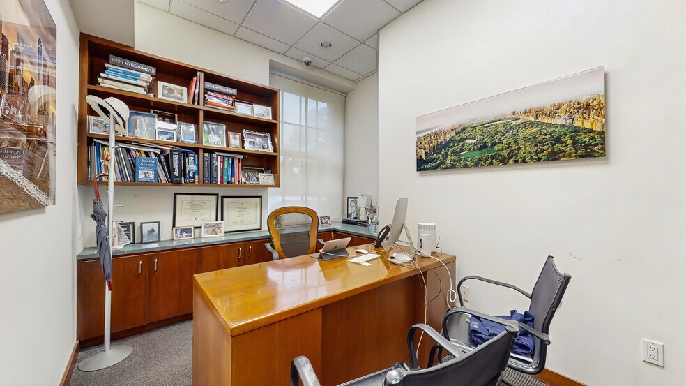 More Photos Of 907 Fifth Ave, New York Multifamily For Sale