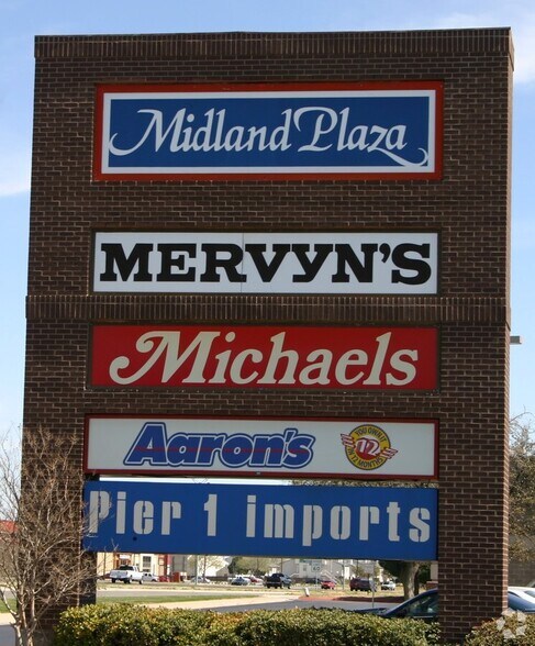 More Photos Of 3001 W Loop 250 N, Midland Freestanding For Lease