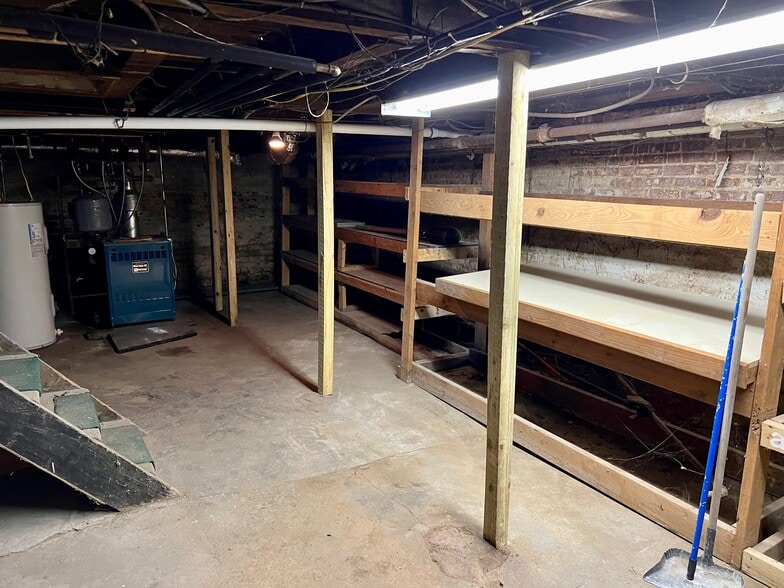 More Photos Of 91 Green St, Huntington Office Residential For Sale