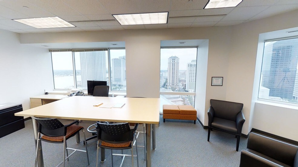 More Photos Of 365 Canal St, New Orleans Office For Lease