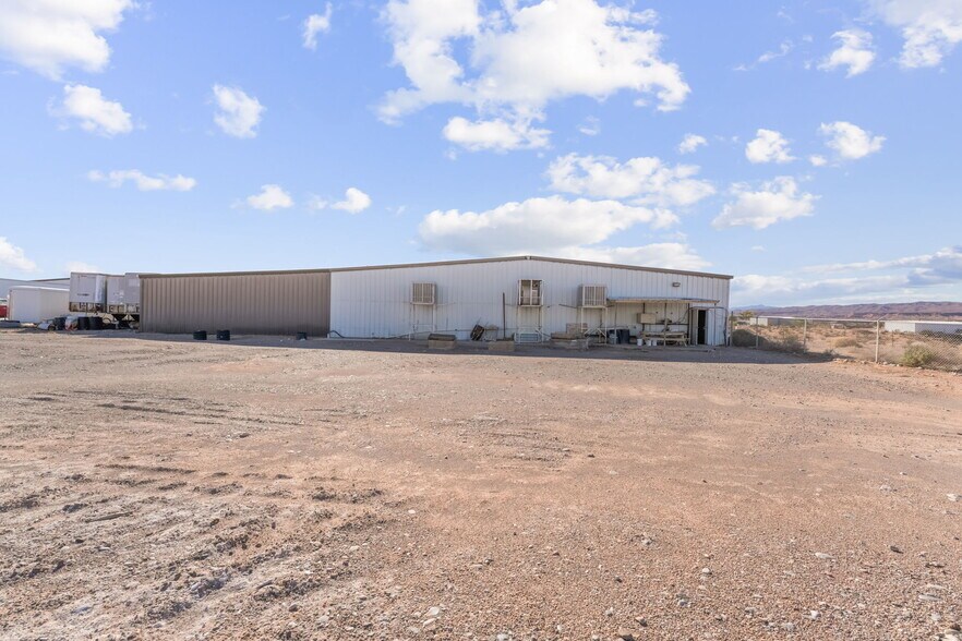 More Photos Of 480 Pat Ave, Overton Industrial For Sale
