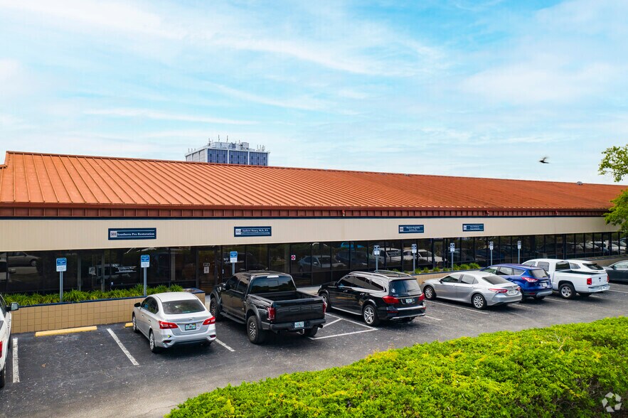 More Photos Of 9280 Bay Plaza Blvd, Tampa Unknown For Lease