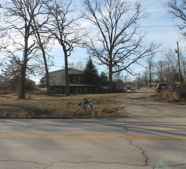 More Photos Of 311 S HWY 185, Sullivan Office Residential For Sale