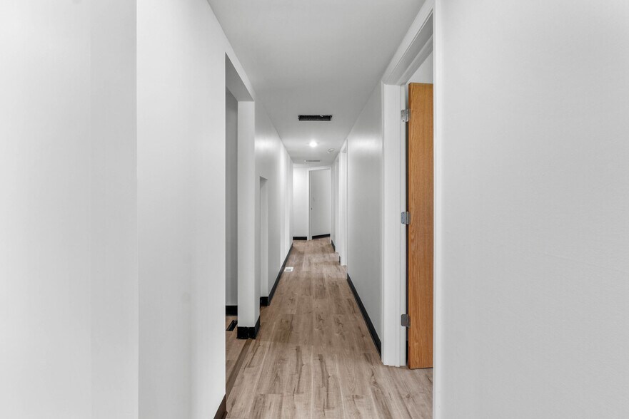More Photos Of 2532 Spring Arbor Rd, Jackson Medical For Sale