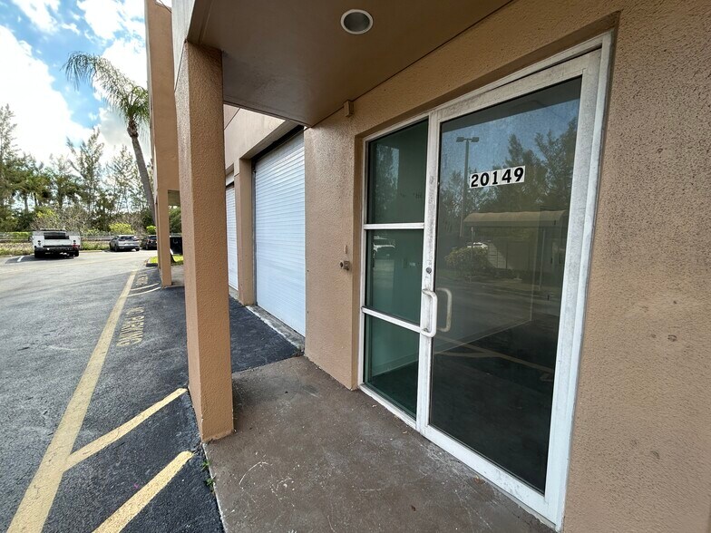 More Photos Of 20101-20161 NE 16th Pl, Miami Loft Creative Space For Sale