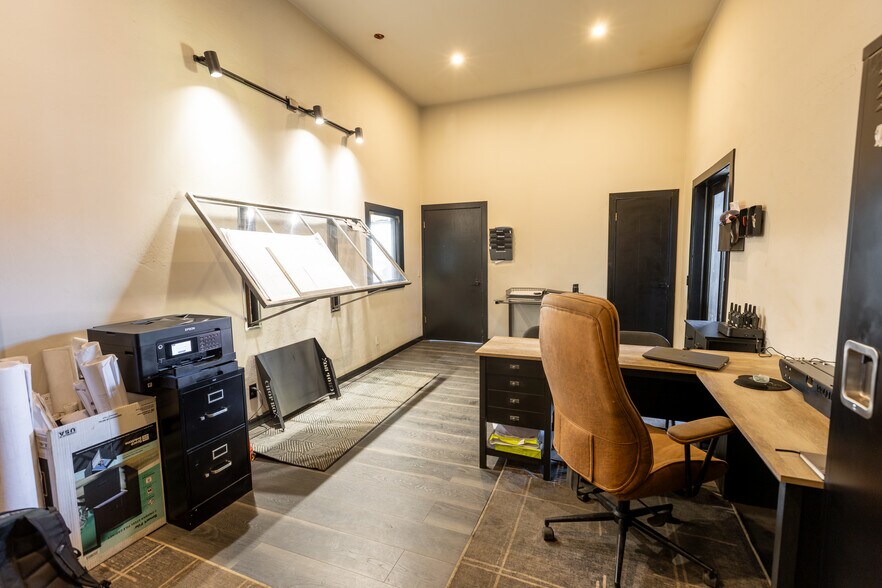 More Photos Of 612 S 9th St, Gunnison Industrial For Sale