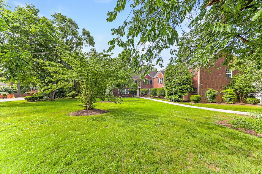 More Photos Of 701 Bowling Ave, Nashville Apartments For Sale